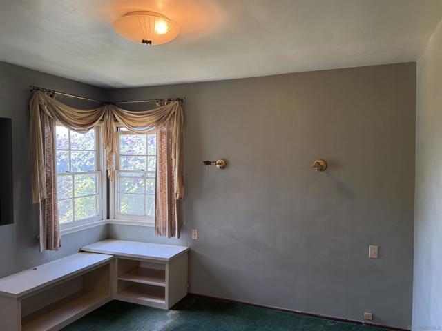 6056 Winfield Ave, La Mesa CA: https://media.crmls.org/mediaz/d86db4f7-c23d-45c1-bf58-145b5b5128ed.jpg