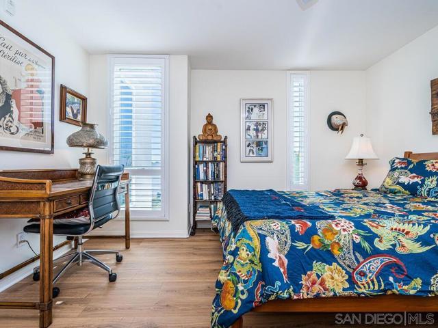 924 Hornblend, San Diego CA: https://media.crmls.org/mediaz/d86dc176-2bb0-45ea-96f7-58dd0d4c7f34.jpg