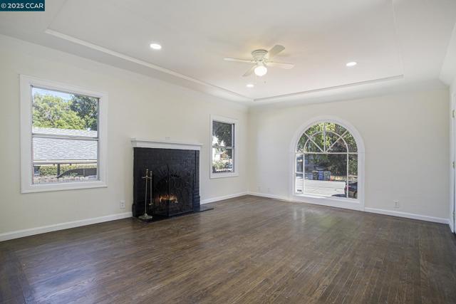 532 Central Ave, Pittsburg CA: https://media.crmls.org/mediaz/d86ec678-9bc5-4f5a-a878-f2f6e0b18468.jpg