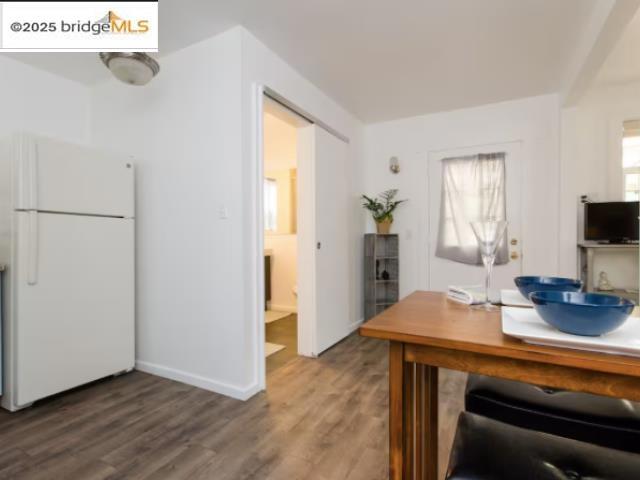 6432 Sunnymere, Oakland CA: https://media.crmls.org/mediaz/d86f215b-0f86-4521-bb6c-6b88730f33dc.jpg