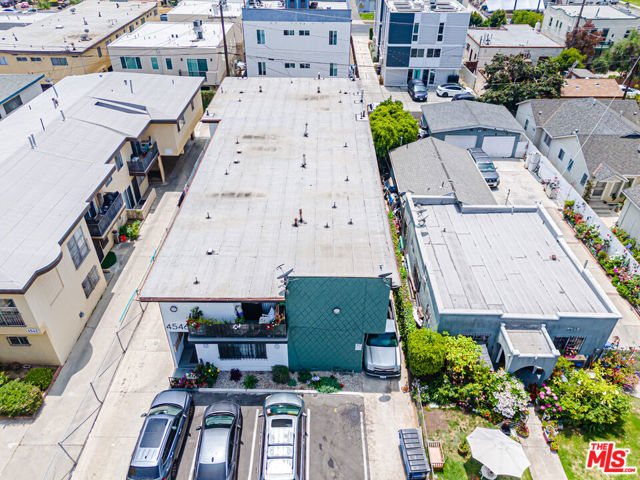 4546 W 17th Street, Los Angeles CA: https://media.crmls.org/mediaz/d86f74f7-f617-4254-9c0e-6169d8a01458.jpg