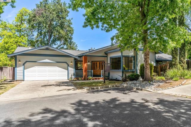 208 Heritage Ln, Pleasanton CA: https://media.crmls.org/mediaz/d87038c2-1200-40a2-ac5f-eeb734279f42.jpg