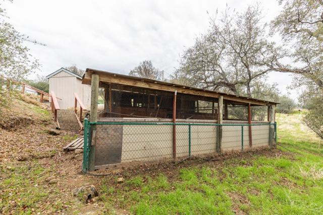 41508 Roaring River Court, Coarsegold CA: https://media.crmls.org/mediaz/d8704516-d423-4725-abf7-3196548e7c6f.jpg