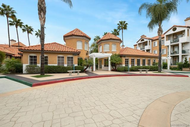 2220 Camino De La Reina, San Diego CA: https://media.crmls.org/mediaz/d8705622-ffb4-4ccf-af25-66148fa1ab87.jpg