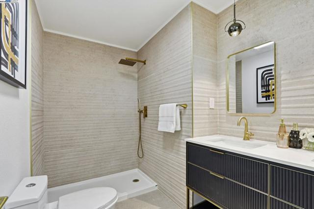 32252 Coronation dr, Union City CA: https://media.crmls.org/mediaz/d870ba96-e6bd-4915-8df6-02f5f40d123c.jpg