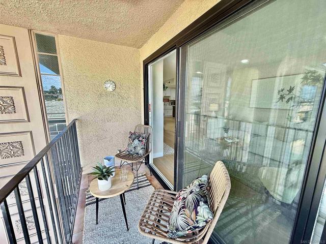 370 Rosecrans St, San Diego CA: https://media.crmls.org/mediaz/d871c503-22df-4f50-8e1b-935ed5ef1d45.jpg