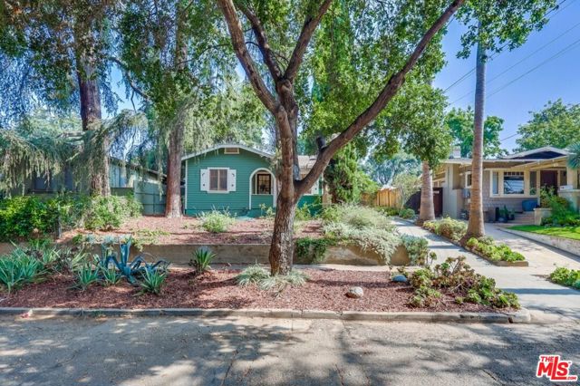 1105 E Claremont Street, Pasadena CA: https://media.crmls.org/mediaz/d8733048-912b-49cc-ba23-20ad8617b9fd.jpg