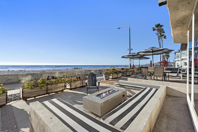 2965 Ocean Front Walk, San Diego CA: https://media.crmls.org/mediaz/d87473a0-eb04-4374-9e54-189800bb31b4.jpg