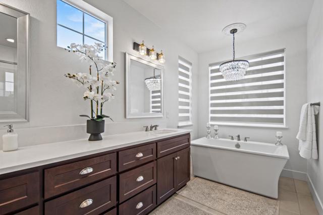 287 Skyview Drive, Marina CA: https://media.crmls.org/mediaz/d8748171-e4e0-4e96-97e8-79994eaca27f.jpg