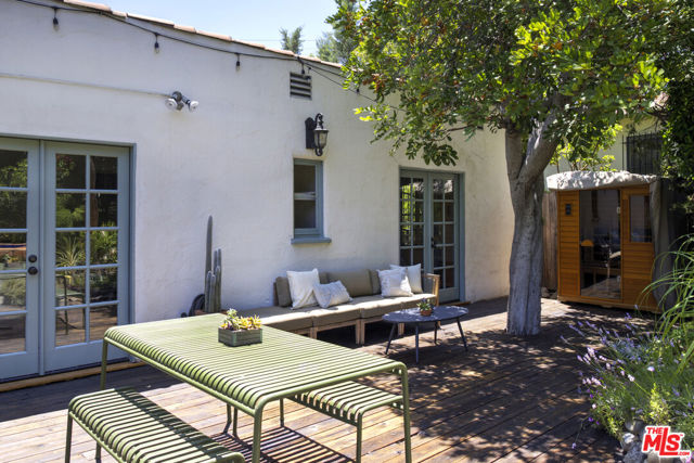 2961 Effie Street, Los Angeles CA: https://media.crmls.org/mediaz/d8751b6b-9543-4f75-a507-ba5a067a9ce9.jpg