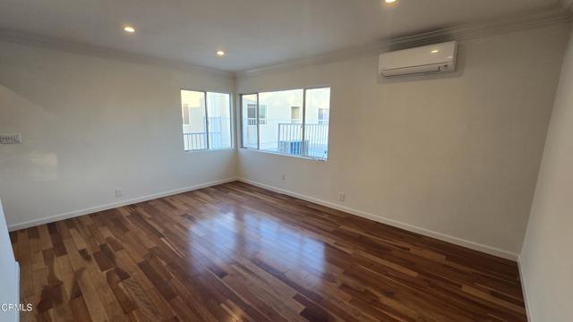 Detail Gallery Image 5 of 26 For 1483 N Altadena Dr, Pasadena,  CA  - 2 Beds | 1 Baths