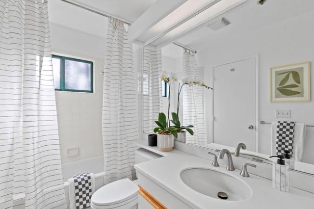 4250 El Camino Real, Palo Alto CA: https://media.crmls.org/mediaz/d87593b9-67ec-42ac-9777-f7a0fbbc3d4c.jpg
