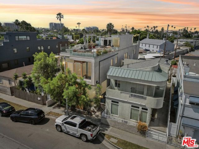 1712 Abbot Kinney Boulevard photo 8