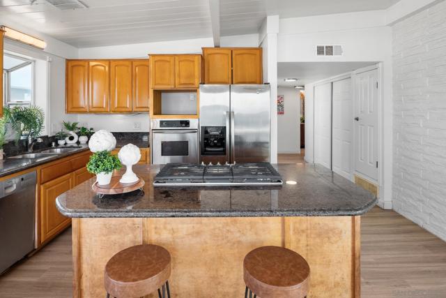 1680 Seacoast Drive, Imperial Beach CA: https://media.crmls.org/mediaz/d8764fb7-29d4-4e1e-b472-3e322f7f9027.jpg