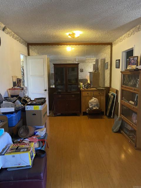 Detail Gallery Image 9 of 12 For 1945 Gateway Dr, San Diego,  CA 92105 - 4 Beds | 2 Baths