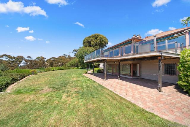 7330 Brodiaea Way, La Jolla CA: https://media.crmls.org/mediaz/d877fd83-c180-4376-91e5-87b70385e787.jpg