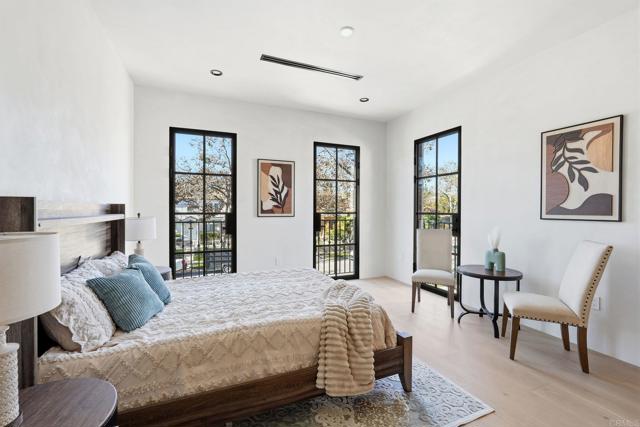 Detail Gallery Image 35 of 52 For 160 N Stanley Dr, Beverly Hills,  CA 90211 - 5 Beds | 5/1 Baths