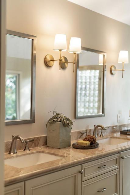 1455 Redwood Drive, Los Altos CA: https://media.crmls.org/mediaz/d8781899-016d-4a58-9f85-5ac03e83b6cf.jpg