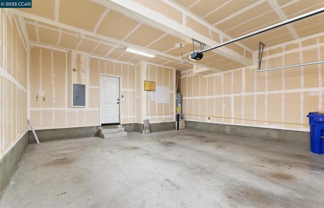 204 Purisima St, San Pablo CA: https://media.crmls.org/mediaz/d8782bda-39d1-4cf4-b410-e9012560ba95.jpg