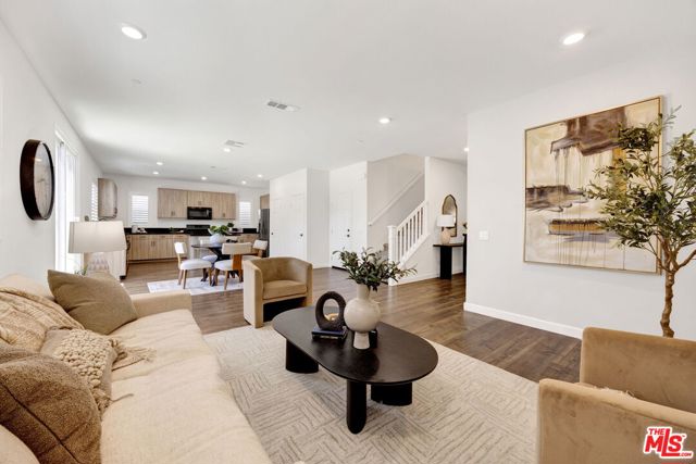 17028 Zion, Santa Clarita CA: https://media.crmls.org/mediaz/d878a982-eff6-4393-a962-7ac794538cca.jpg