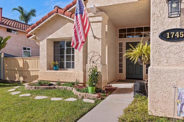 Detail Gallery Image 4 of 35 For 1745 Crystal Ridge Way, Vista,  CA 92081 - 2 Beds | 2 Baths