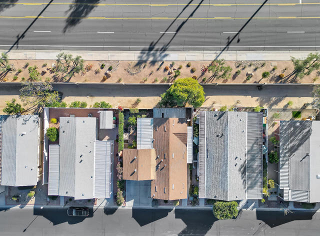 81713 San Cristobal Avenue, Indio CA: https://media.crmls.org/mediaz/d878f6a8-c97c-42be-8f63-dc8ecdc1e277.jpg