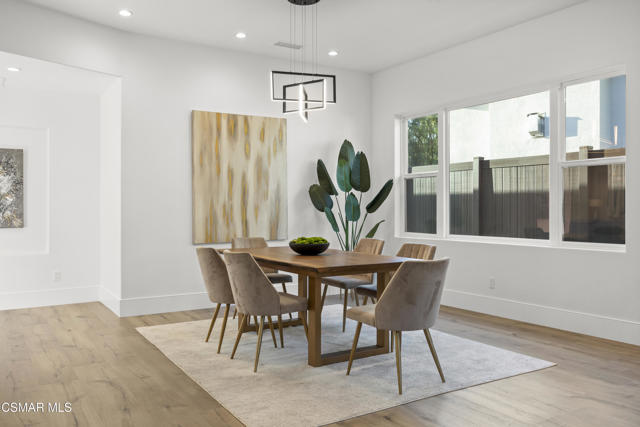 339 Toyon Court, Thousand Oaks CA: https://media.crmls.org/mediaz/d8793bf4-9612-4572-91aa-9c1b15ca9a8c.jpg