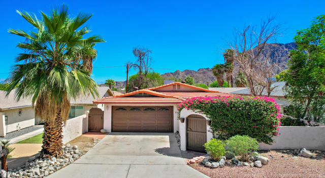 52600 Avenida Herrera, La Quinta CA: https://media.crmls.org/mediaz/d8798b01-12af-47ea-a44d-7236256d122f.jpg