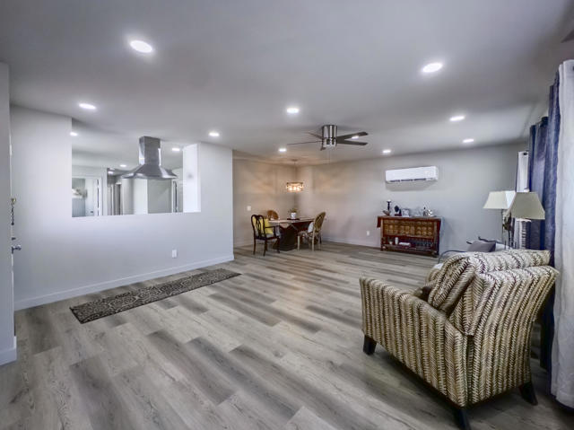 88 Dunes Circle, Cathedral City CA: https://media.crmls.org/mediaz/d879d122-969b-40d6-93cf-0d9d74172959.jpg