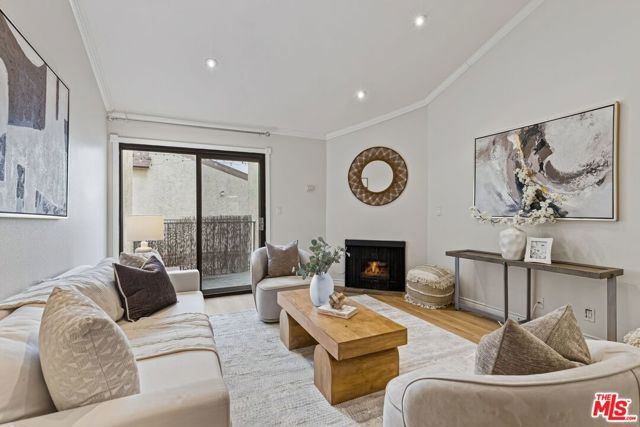 620 W Hyde Park Boulevard, Inglewood CA: https://media.crmls.org/mediaz/d879ddec-c542-4f4b-8c91-d17dbe270451.jpg