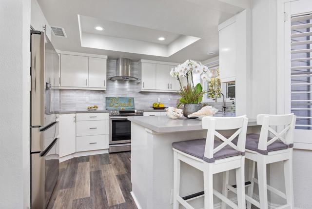 Detail Gallery Image 7 of 38 For 2168 S Coast Highway, Oceanside,  CA 92054 - 2 Beds | 2 Baths