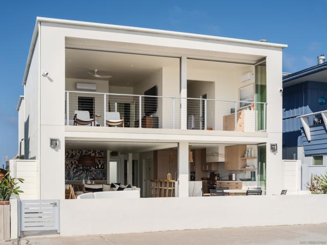 2841 Bayside Walk, San Diego CA: https://media.crmls.org/mediaz/d87c4d7b-72cc-4bac-a151-b5be4ee0e3ad.jpg