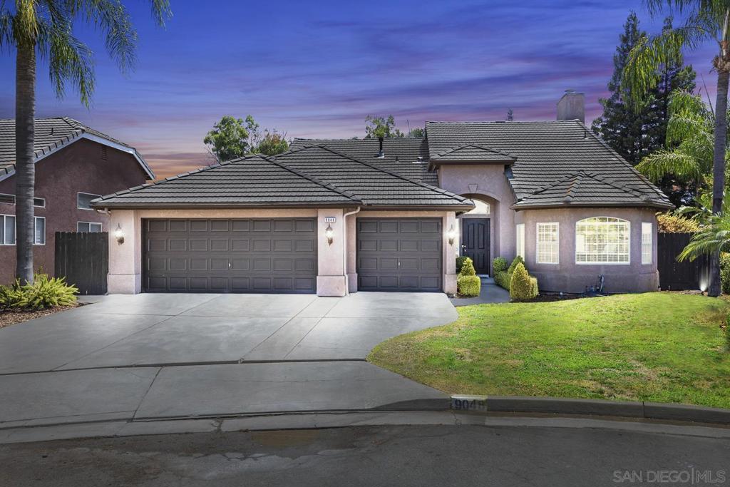 9048 N Whitney Ave., Fresno, CA 93720