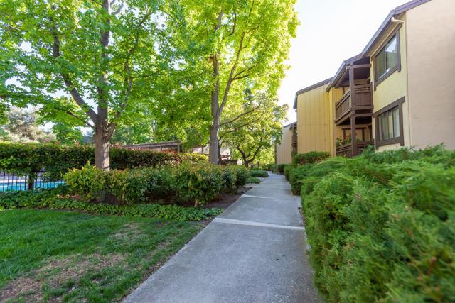 765 San Antonio Rd # 70, Palo Alto CA: https://media.crmls.org/mediaz/d87c86c3-8ec8-4996-9b7b-55e675a069d4.jpg
