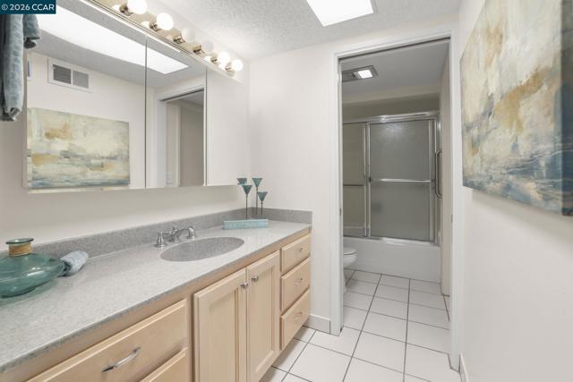 1525 Canyonwood Ct, Walnut Creek CA: https://media.crmls.org/mediaz/d87cbe42-1b90-46e9-a713-be065fef8d6d.jpg