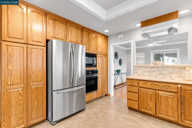 Image 17 of 49 For 2081 Essenay Ave