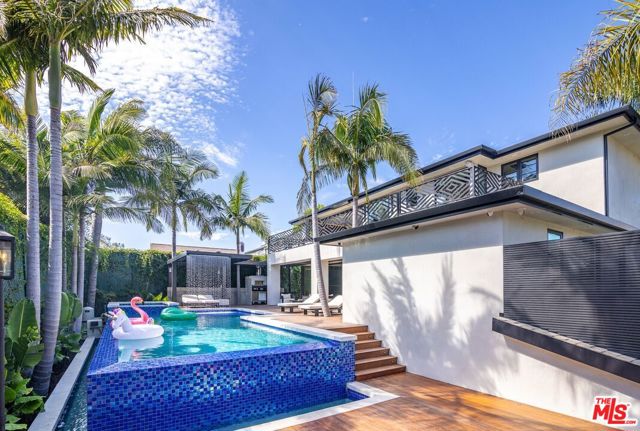 2717 Motor Avenue, Los Angeles CA: https://media.crmls.org/mediaz/d87dd46e-e14c-41da-be95-dc12053c8f16.jpg