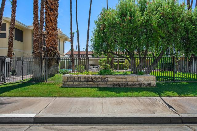 290 S San Jacinto Drive, Palm Springs CA: https://media.crmls.org/mediaz/d87e289e-f132-4072-9d61-f196170418ac.jpg