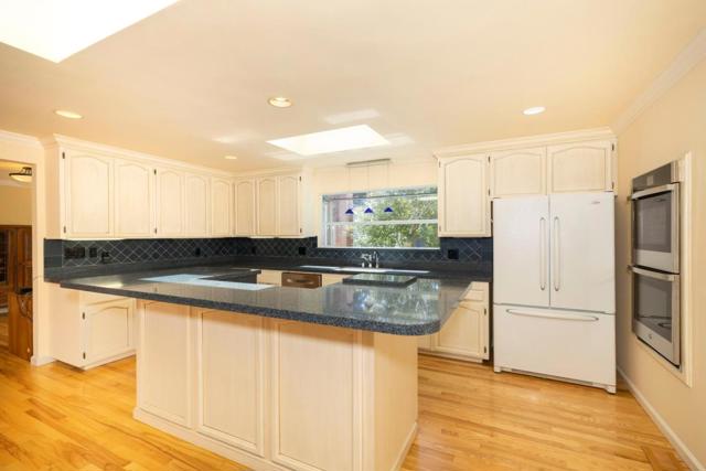 551 4th Street, Montara CA: https://media.crmls.org/mediaz/d87e2f84-4da1-4ec2-a7d5-cb8e6b80cb49.jpg