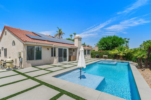 70920 Ironwood Drive, Rancho Mirage CA: https://media.crmls.org/mediaz/d87e3eeb-617b-4d21-9fdd-9bcc0c01cc45.jpg