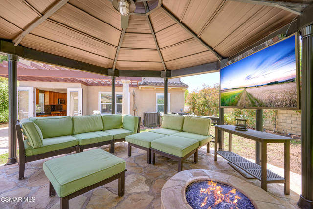 650 Astera Court, Newbury Park CA: https://media.crmls.org/mediaz/d87e740a-40ec-4023-8208-c01aafe050f5.jpg