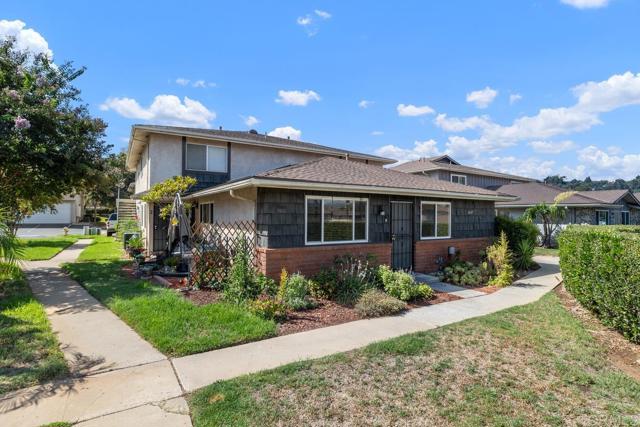 Detail Gallery Image 2 of 32 For 12147 Wintergreen Dr #1,  Lakeside,  CA 92040 - 2 Beds | 1 Baths