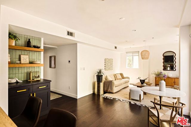 8513 Cashio Street, Los Angeles CA: https://media.crmls.org/mediaz/d87ede07-119e-4a41-8eb4-931994bc8ee6.jpg
