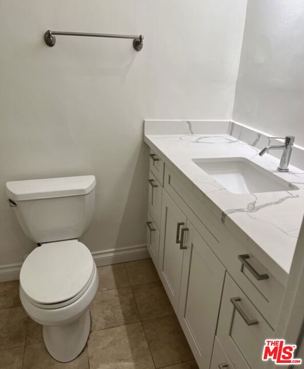 Drew Fenton | 530 S Barrington Avenue Los Angeles CA | MLS: 7182607