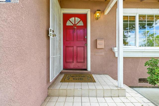 825 Billings Blvd, San Leandro CA: https://media.crmls.org/mediaz/d87fcd63-8d6c-420f-9e53-35f9f2d82fc5.jpg