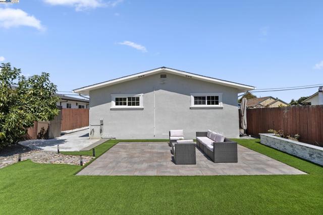 36523 Cherry St, Newark CA: https://media.crmls.org/mediaz/d8818085-9b6a-4595-ad9a-6a6111e97fa1.jpg