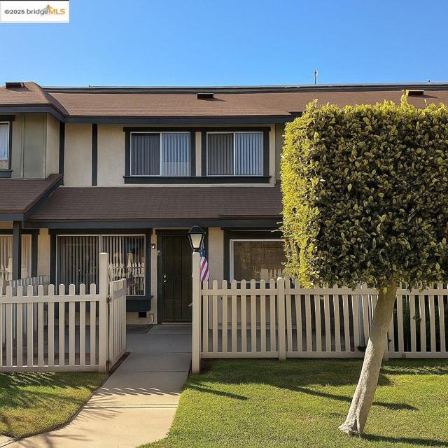 13305 Meyer Rd, Whittier CA: https://media.crmls.org/mediaz/d882382e-7b30-4a08-ac82-7cdbab08ec0e.jpg