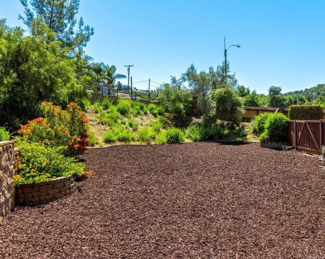 2292 Marquand Court, Alpine CA: https://media.crmls.org/mediaz/d882de00-98b1-4f5d-885b-45be236ce3e6.jpg