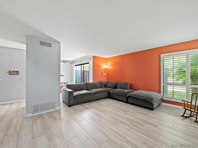 1138 Via Loma Vista, El Cajon CA: https://media.crmls.org/mediaz/d8832e4c-0efd-4893-abe4-2304adf34fcd.jpg