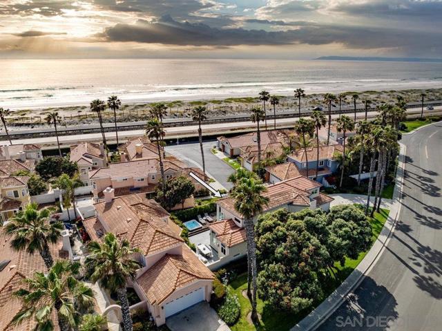 12 Mardi Gras Rd, Coronado CA: https://media.crmls.org/mediaz/d883869c-29af-4561-8736-01053f277433.jpg